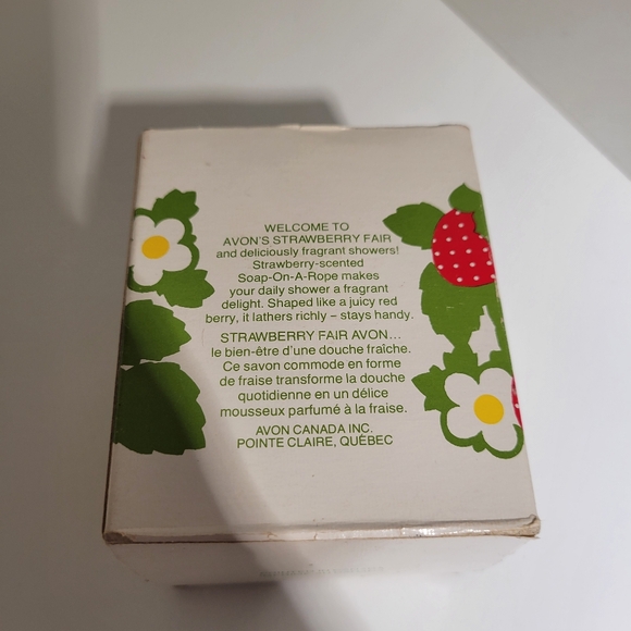 Vintage  avon soap strawberry 🍓  New never used - Picture 2 of 4